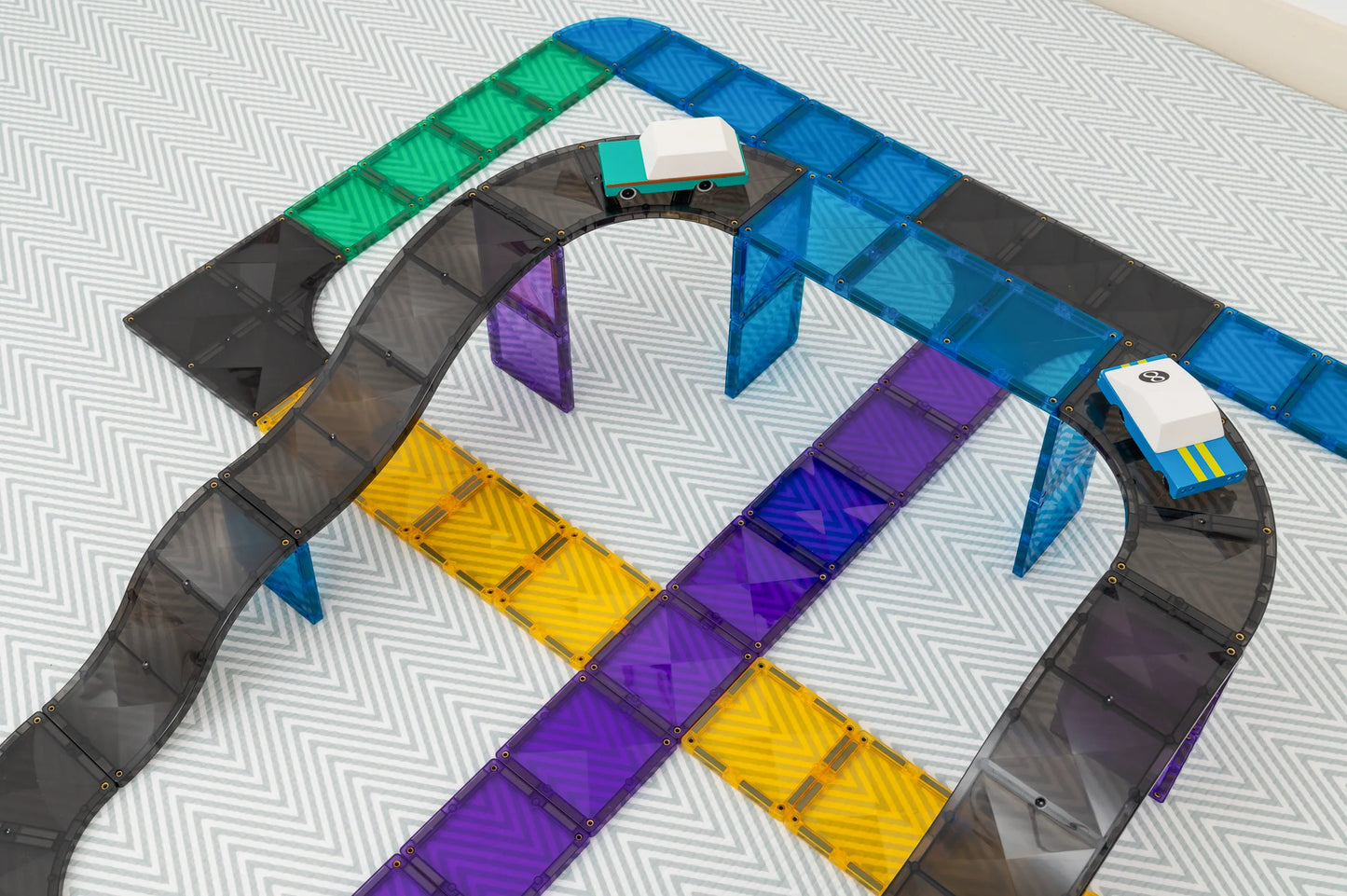 Connetix 16 daliu magnetinis konstruktorius - Ramps & Intersections Lavinamieji Zaislai track with cars builted