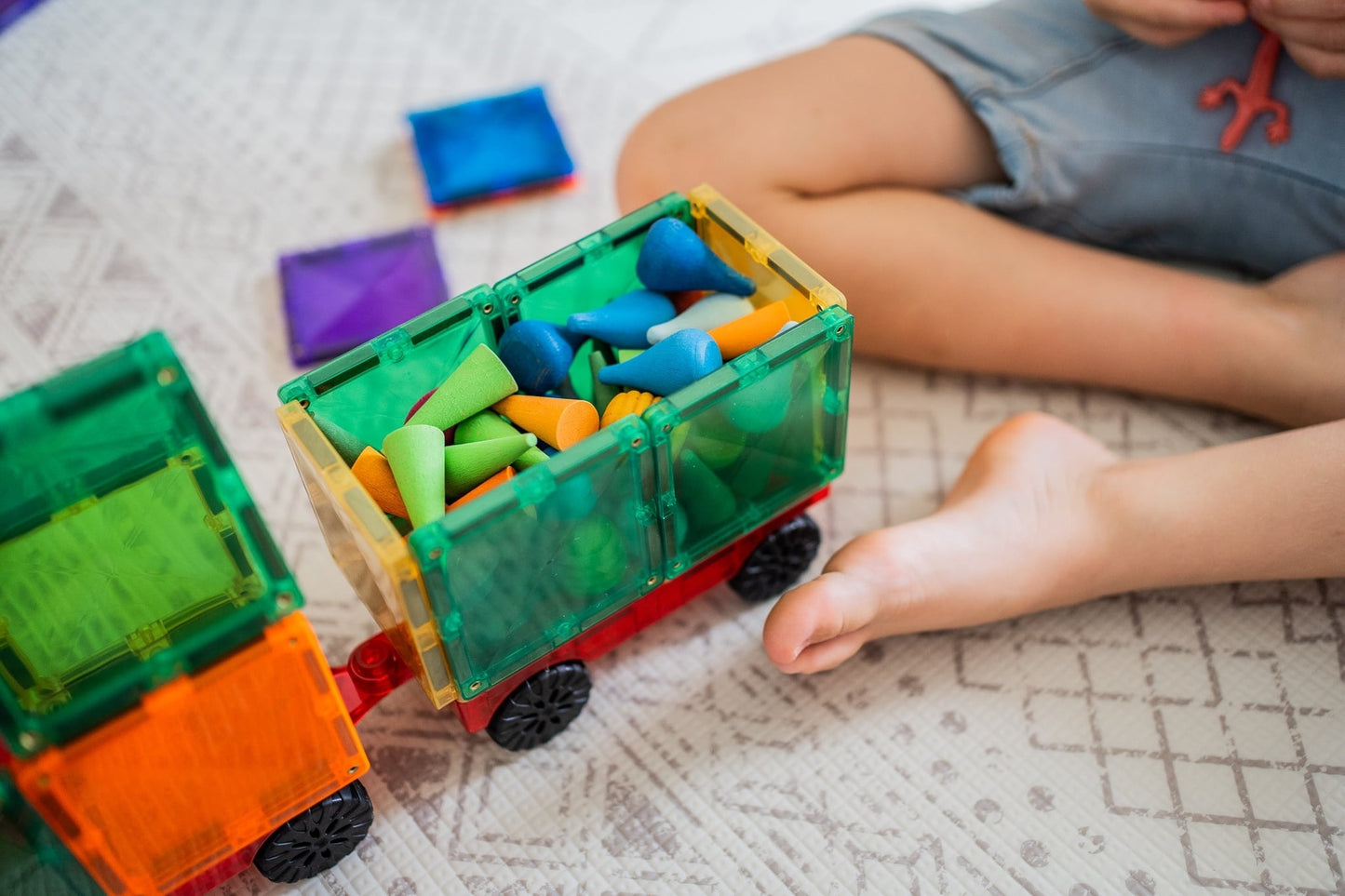 Connetix 24 daliu magnetinis konstruktorius - Motion pack Lavinamieji Zaislai kid playing truck