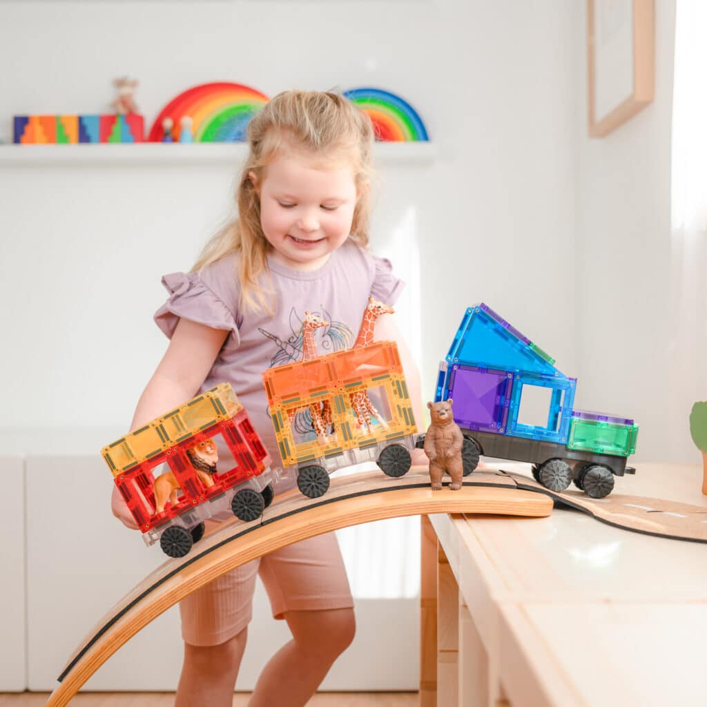 Connetix 50 daliu magnetinis konstruktorius - Transport pack Lavinamieji Zaislai Playing towing truck
