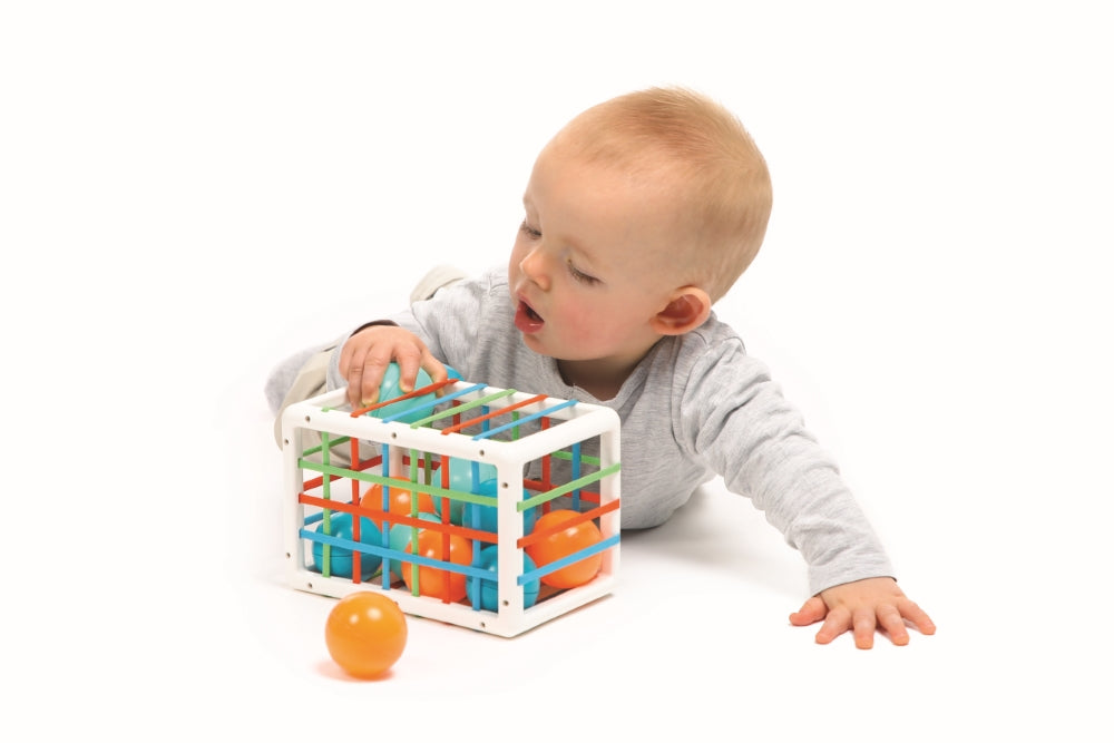 LUDI Manipuliacinis kubas zaislas smulkiajai motorikai lavinti kid playing lavinamieji zaislai