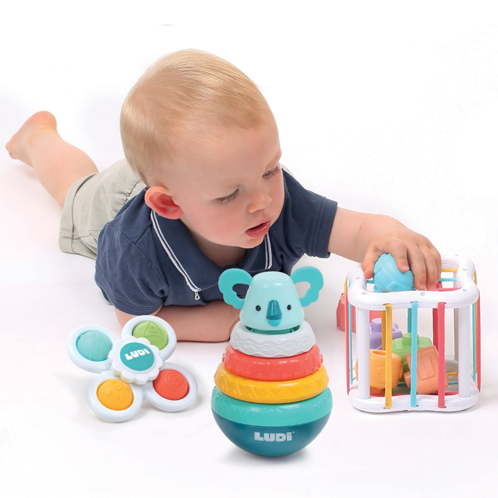 LUDI Manipuliacinis veiklos kubas piramide suktukas zaislu rinkinys smulkiajai motorikai lavinti kid playing lavinamieji zaislai smulkiajai motorikai lavinti