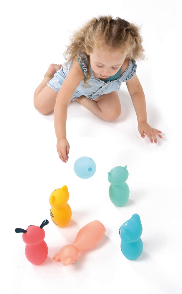 LUDI Misko gyvunai boulingo zaidimas - zaislas smulkiajai motorikai lavinti kid playing lavinamieji zaislai smulkiajai motorikai lavinti