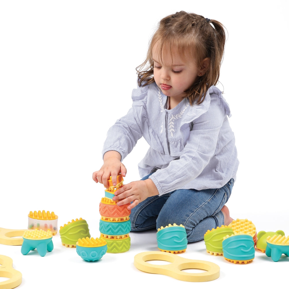 LUDI Pikotonas zaislas smulkiajai motorikai lavinti kid playing assembling lavinamieji zaislai