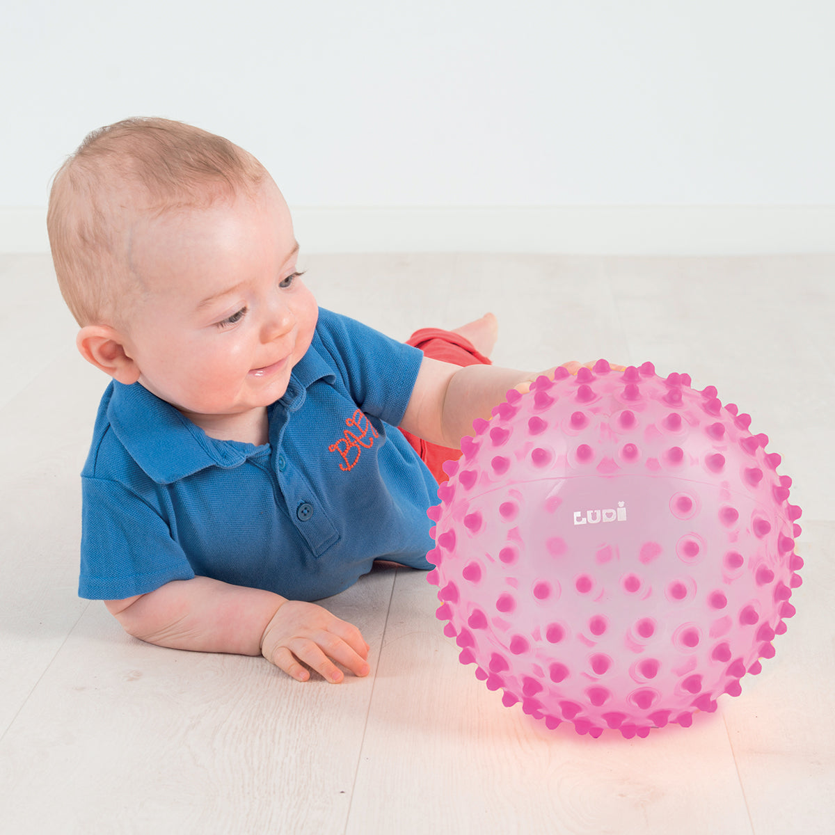 LUDI Rozinis Sensorinis kamuolys mankstai ir lavinimui 20 cm kid playing sensoriniai kamuoliai