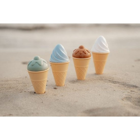 Little Dutch Papludimio zaislai Vintage 14 vnt rinkinys lauko zaislai vaikams playing in beach