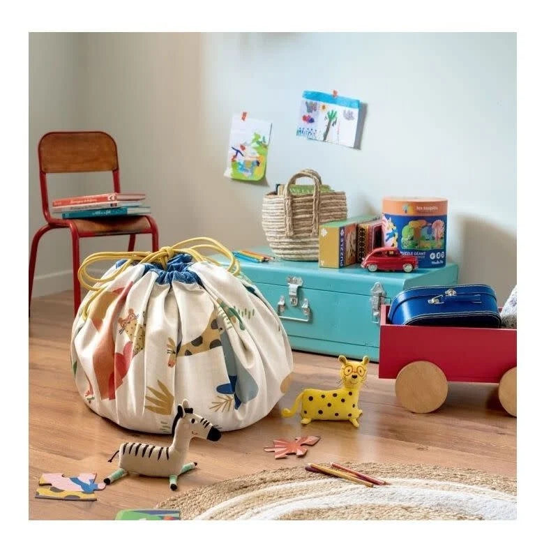 Play&Go Moulin Roty dvipusis lavinamasis kilimelis ir zaislu krepsys zaidimu kilimelis picture in kids room