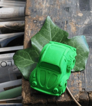 Oli&Carol Naturalus kramtukas Carlito Green Automobilis Zalias Closeup
