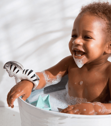 Oli&Carol Naturalus kramtukas Zoe The Zebra Zebras Playing Bath