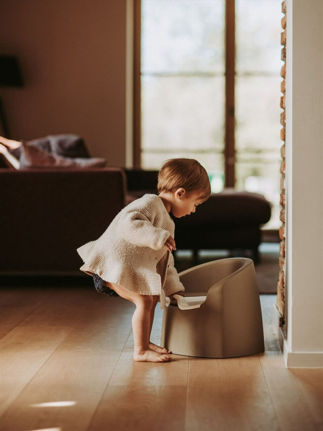 Quax ergonomiskas naktipuodis vaikams Thyme vaiku higienos priemones kid using picture
