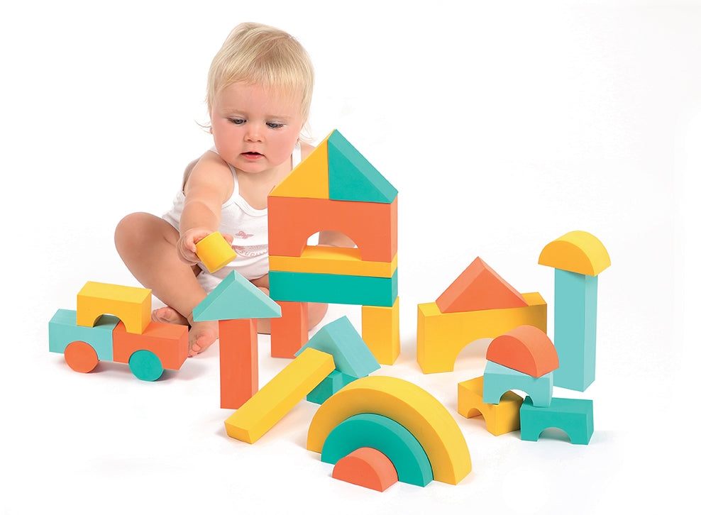 LUDI kaladeles vaikams is putplascio kid playing lavinamieji zaislai sample figures