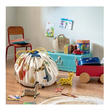 Įkelti vaizdą į galerijos rodinį, Play&amp;Go Moulin Roty dvipusis lavinamasis kilimelis ir zaislu krepsys zaidimu kilimelis picture in kids room
