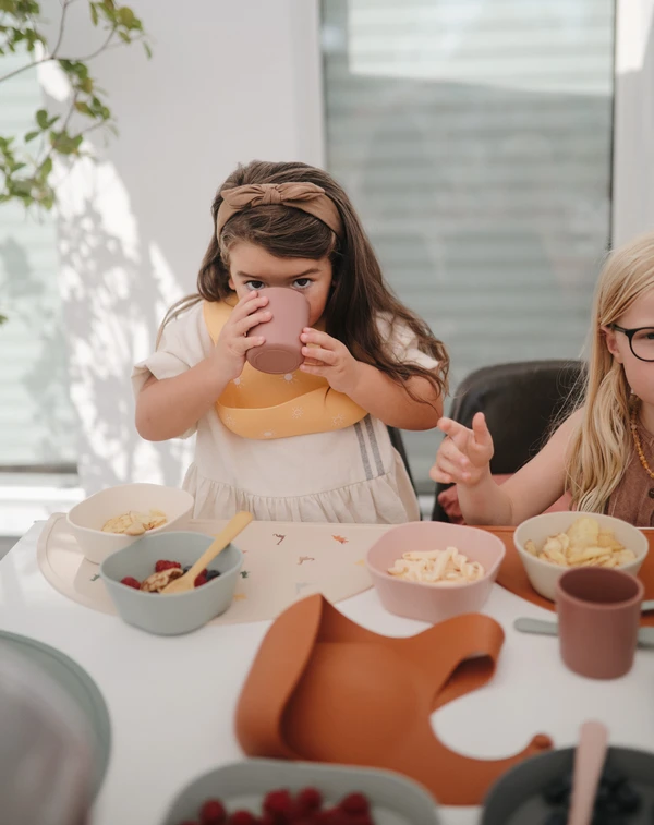 Mushie Smoke Puodukai vaikams kids eating full set