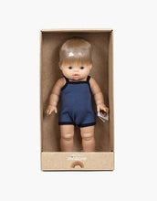 Įkelti vaizdą į galerijos rodinį, Minikane lėlė berniukas Archie dėžutėje
